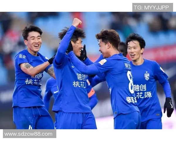 长春亚泰足球队奋勇拼搏展现团队精神助力中国足球崛起之路